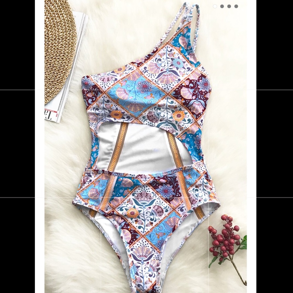 One piece swimsuit